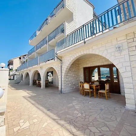 Hotel Buenavista House Trogir 3*