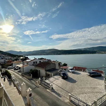 Buenavista House Trogir 3* Mastrinka
