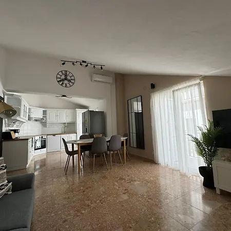 Buenavista House Trogir 3*