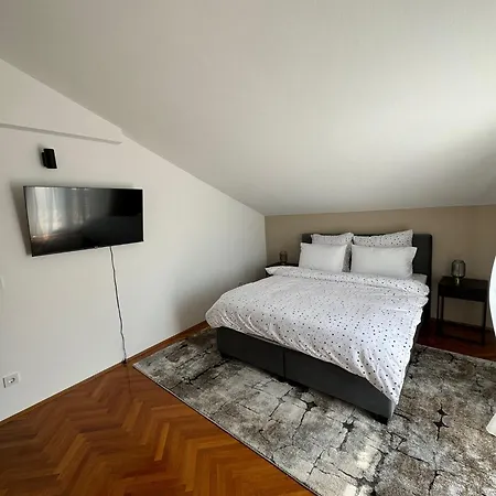 Buenavista House Trogir 3*
